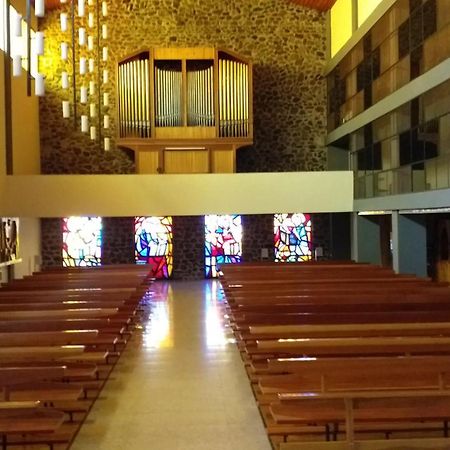ホテル Residencia Sagrada Familia ラ・セウ・ドゥルジェイ エクステリア 写真