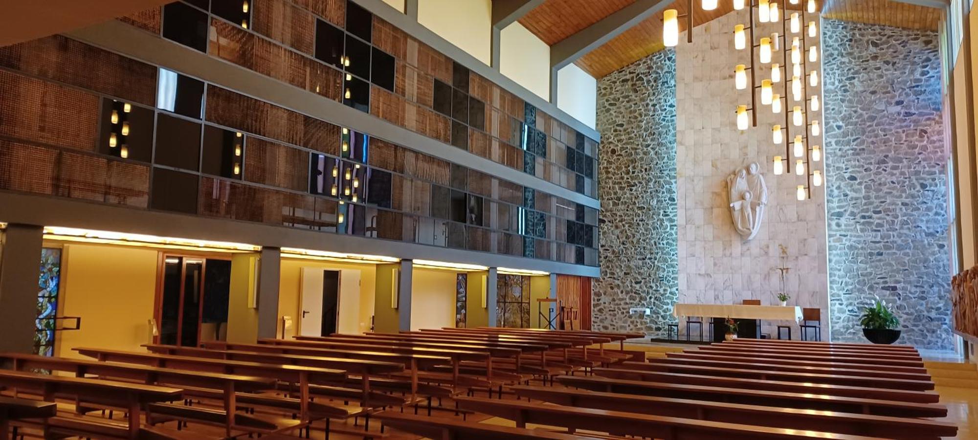 ホテル Residencia Sagrada Familia ラ・セウ・ドゥルジェイ エクステリア 写真